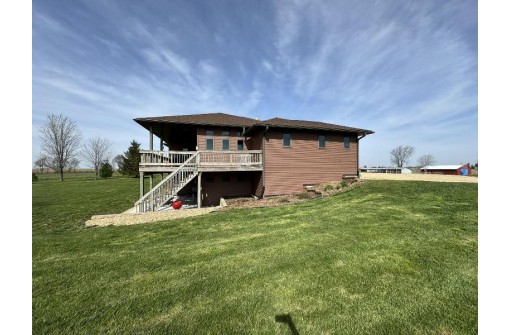 471 Enloe Road, Rewey, WI 53580