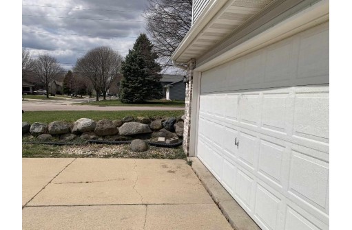 1642 Sapphire Way, Sun Prairie, WI 53590