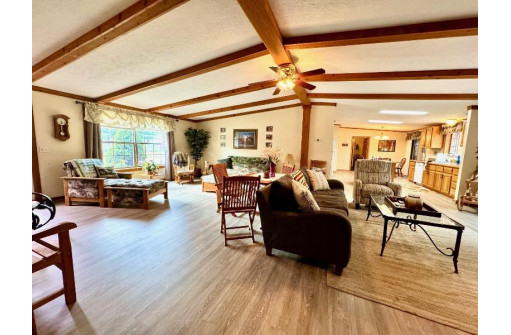 246 Berry Lane, Wisconsin Dells, WI 53965