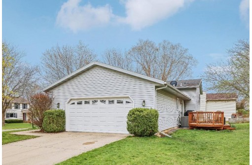 5809 Chester Circle, Fitchburg, WI 53719