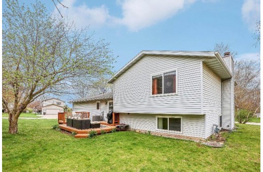 5809 Chester Circle, Fitchburg, WI 53719