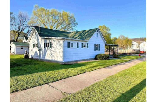 431 S Illinois Street, Prairie Du Chien, WI 53821