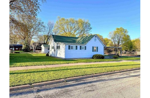 431 S Illinois Street, Prairie Du Chien, WI 53821