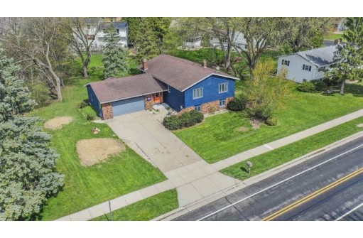 232 Broadway Drive, Sun Prairie, WI 53590