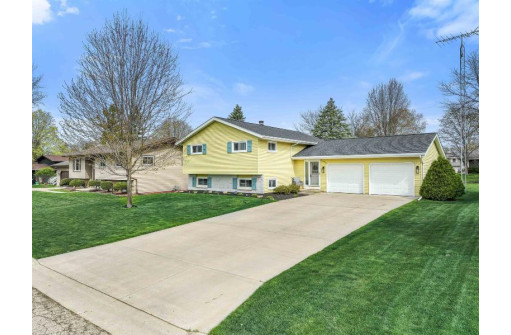 1064 Bayberry Drive, Watertown, WI 53098