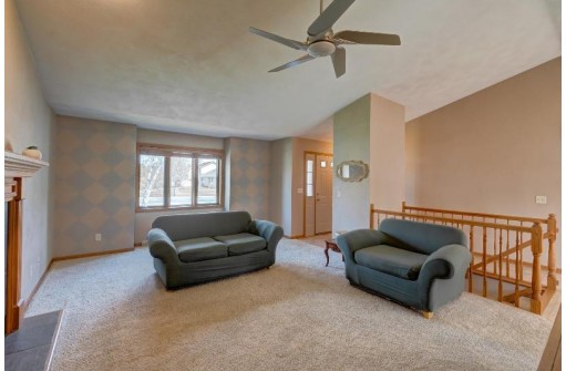 541 Stonehaven Drive, Sun Prairie, WI 53590