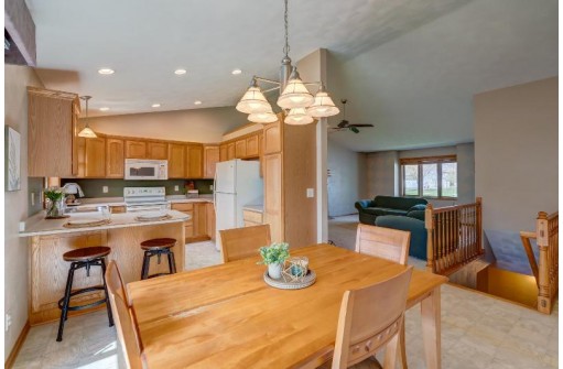 541 Stonehaven Drive, Sun Prairie, WI 53590