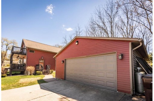 1506 E Koshkonong Drive, Edgerton, WI 53534