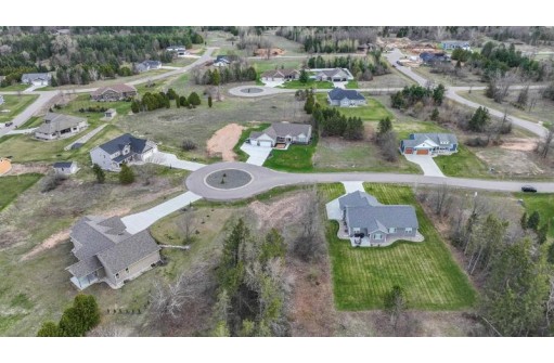 635 West Silverleaf Court, Plover, WI 54467