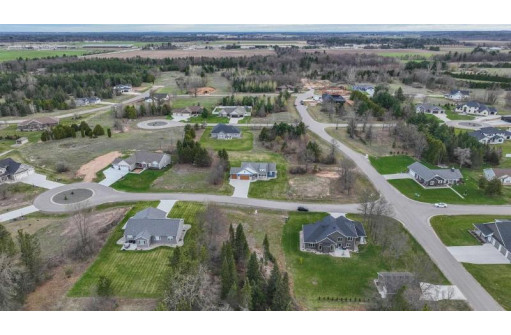 615 West Silverleaf Court, Plover, WI 54467