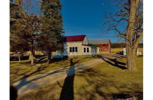 N3002 County Road B, Hancock, WI 54943