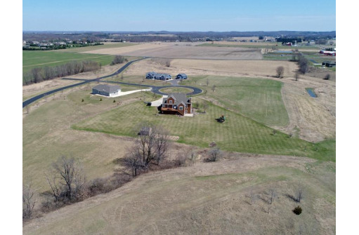 LT6 Panorama Drive, West Bend, WI 53090