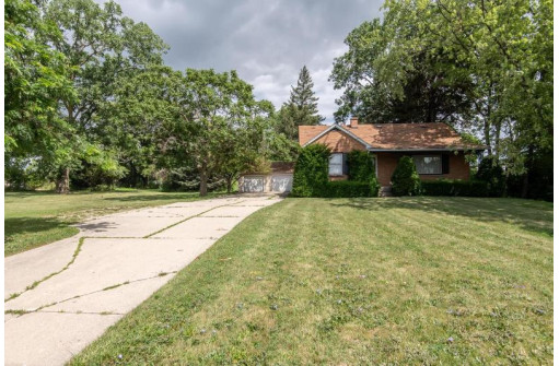 5922 52nd Street, Kenosha, WI 53144-2253