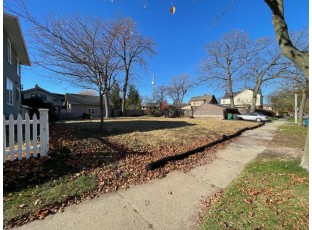 3711 North Downer Ave Shorewood, WI 53211-2636