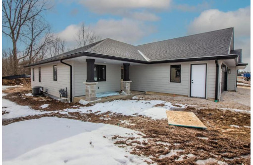 527 Raybern Court, Random Lake, WI 53075