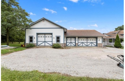 S63W17271 College Avenue, Muskego, WI 53150-8362