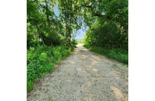 N50W34548 Road P, Okauchee, WI 53069-9742