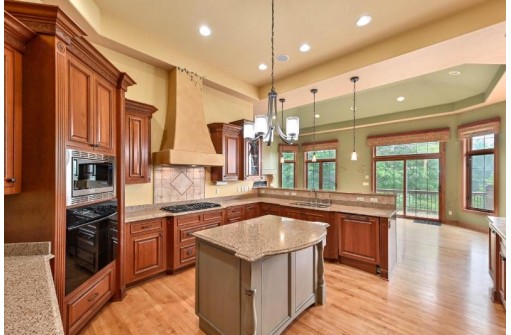 W213N5230 Golfview Drive, Menomonee Falls, WI 53051-6268