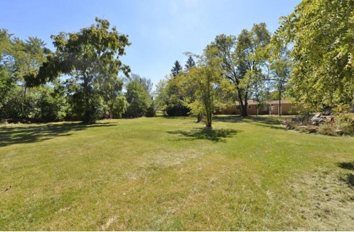 3620 West Southland Drive, Franklin, WI 53132