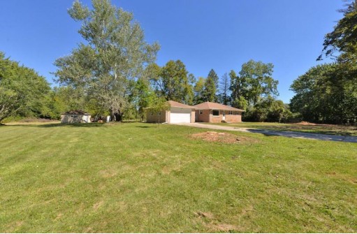 3620 West Southland Drive, Franklin, WI 53132