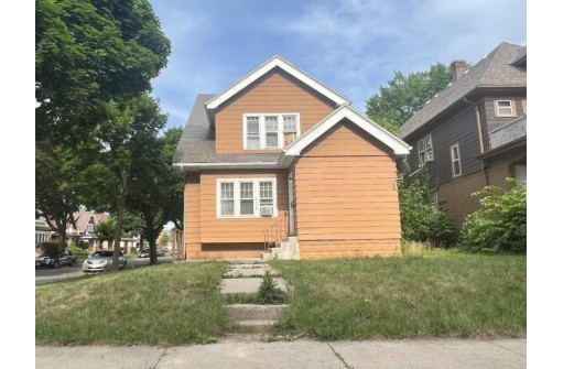 4148 North 24th Place, Milwaukee, WI 53209