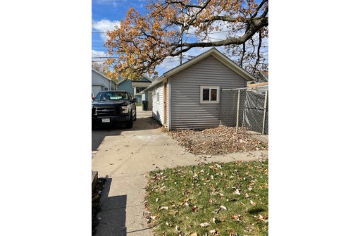 1549 South 72nd Street, West Allis, WI 53214