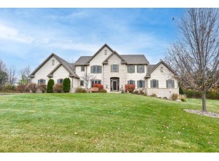 11556 North Creekside Court Mequon, WI 53092-4379