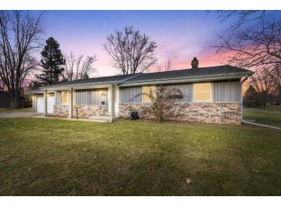 1108 Lakehaven Court West Bend, WI 53090