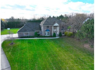 2715 West Country Club Drive Mequon, WI 53092-5194