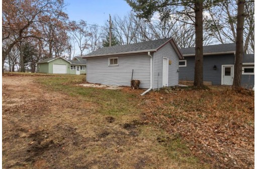 W6612 Puckaway Road, Markesan, WI 53946-7917