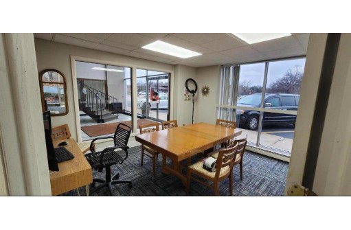 850 Elm Grove Road 12, Elm Grove, WI 53122-2527