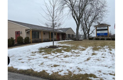 N48W14336 Hampton Road, Menomonee Falls, WI 53051-6909