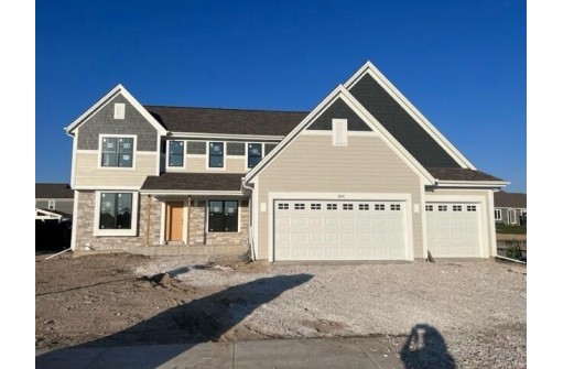 1611 White Deer Trail, Waukesha, WI 53189