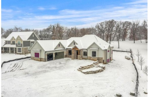 W302N7533 Canter Court LT6, Hartland, WI 53029