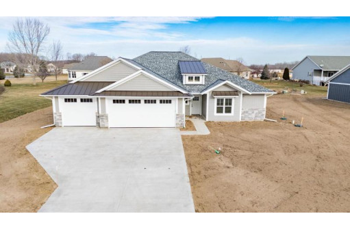 2111 Mapledale Drive, West Bend, WI 53090