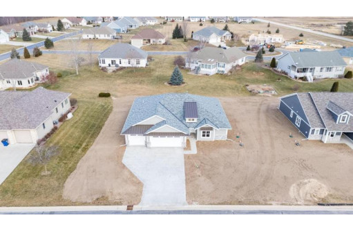 2111 Mapledale Drive, West Bend, WI 53090