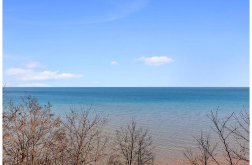 13518 North Lakewood Drive, Mequon, WI 53097-2412