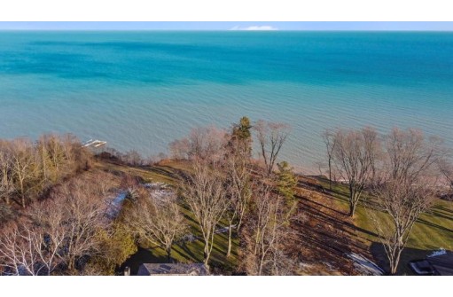 13518 North Lakewood Drive, Mequon, WI 53097-2412