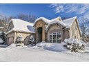 317 Woodlands Court, Hartland, WI 53029-2295