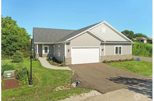 495 Tindalls Nest, Twin Lakes, WI 53181