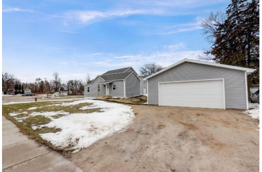 406 West Whitewater Street, Whitewater, WI 53190-1942
