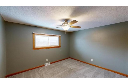 W4938 Mark Place, La Crosse, WI 54601