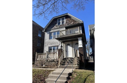 3449 North Oakland Avenue 3451, Milwaukee, WI 53211-2824