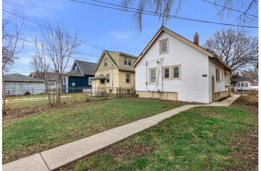 3749 North 27th Street, Milwaukee, WI 53216