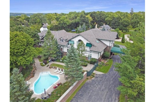 W3216 South Lakeshore Drive 3, Lake Geneva, WI 53147