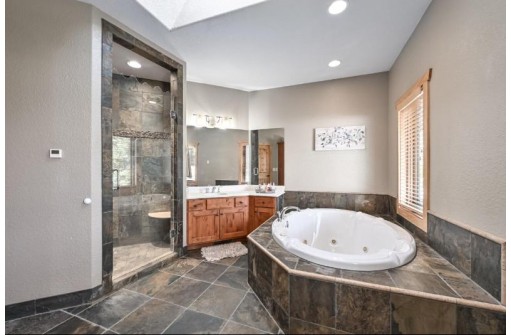 229 Cypress Point, North Prairie, WI 53153-9619