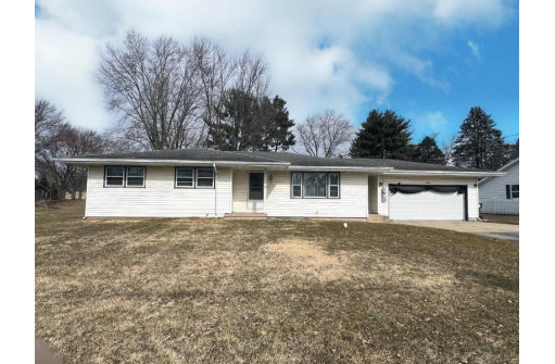 W7084 County Road B, Lake Mills, WI 53551-9658