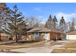 6514 Manchester Drive Greendale, WI 53129