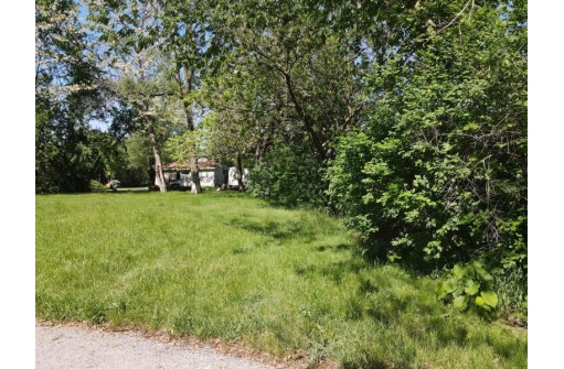 325 West Park Street, Silver Lake, WI 53170-0000