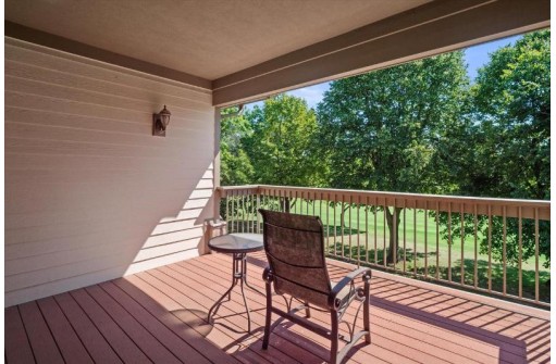 7515 West Tuckaway Pines Circle, Franklin, WI 53132-8178